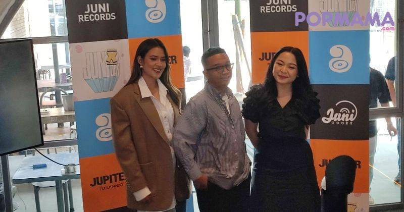 Potret Raisa, Adri, dan Bernadya saat penutupan Press Confrence Juni x Day, Selasa (20/8/2024), di Ampera, Jakarta Selatan. - Popmama.com/Erenzwei Ernawan